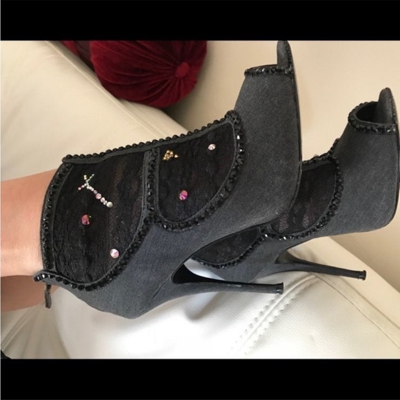 Elizabeth & James. - Picture 5 of 5